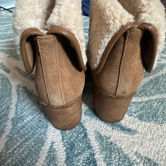 NWOB Crown Vintage Sherpa Brown Suede Booties Sz 8.5 - Picture 4 of 5